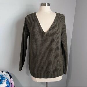 Forever 21 S Green Ribbed Knit Dropped Shoulder V-Neckline Sweater
